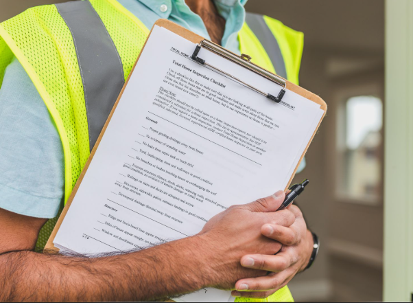 5 Powerful Reasons Lead Paint Removal Leon Valley TX Cannot Wait ; and What Every Homeowner Must Do Now 5 Certified lead paint removal Leon Valley TX contractor consulting with homeowner before abatement"