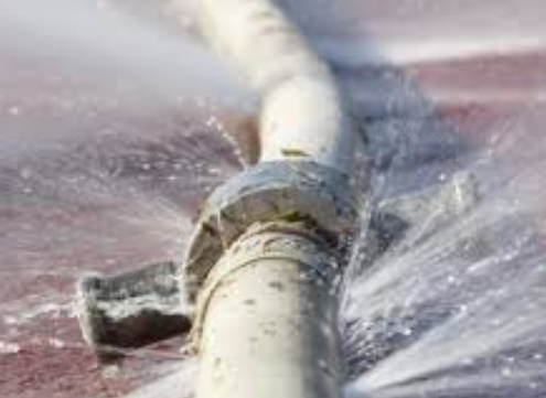Pipe Breaks in Cibolo, TX: 7 Proven Steps to Prevent Disaster in the First 60 Minutes 13 Pipe breaks in Cibolo TX burst pipe inside wall with water damage